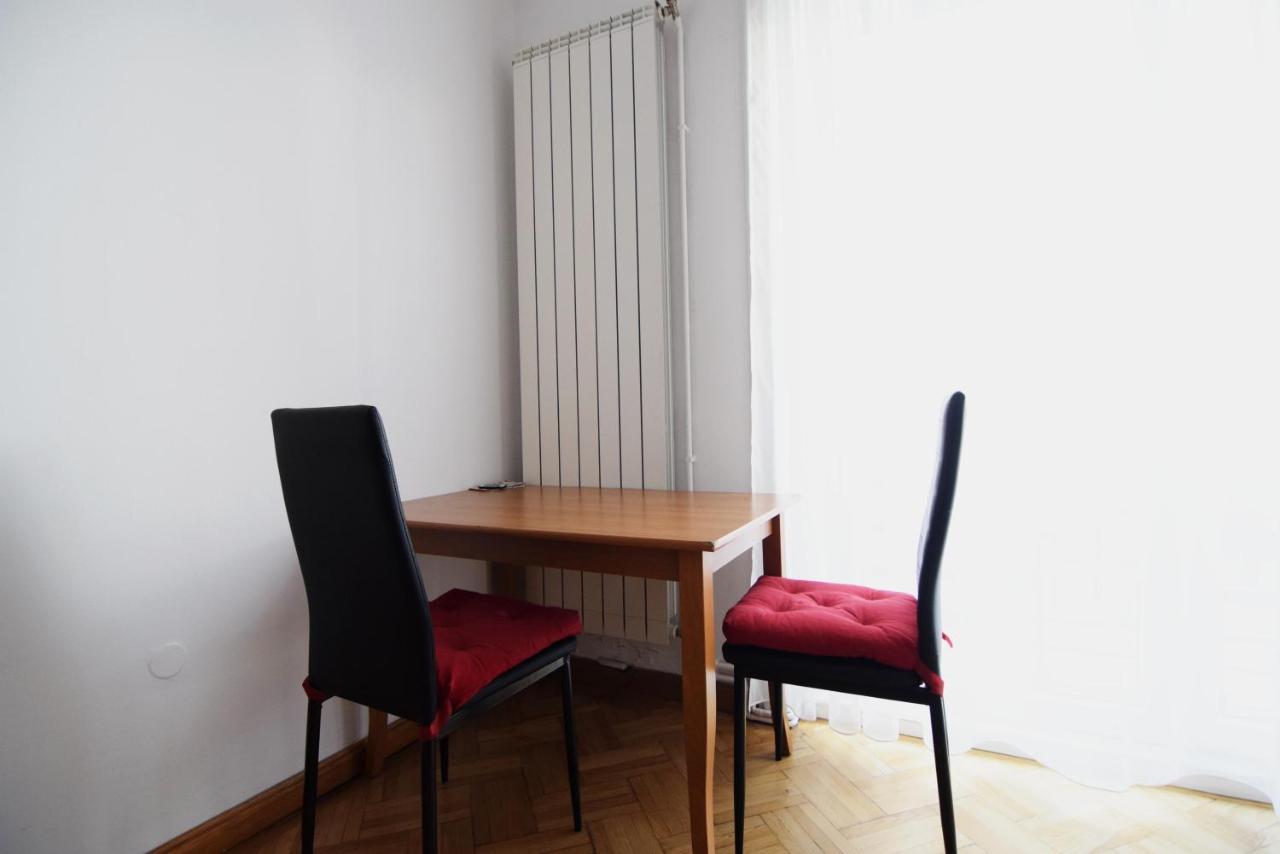 Resedinta Lui Calin - Calea Victoriei Near Royal Palace Bükreş Dış mekan fotoğraf
